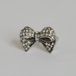 Vintage Pave Rhinestone Encrusted Chunky Bow Cocktail Statement Ring 8